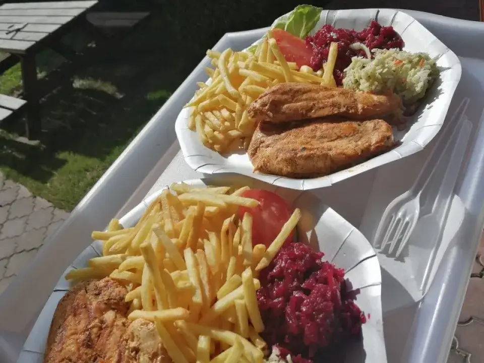 Gdzie zjeść w Chłopach? Najlepsze lokalne restauracje i smaki