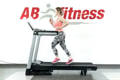 Ile kalorii spala się na bieżni? Sprawdź, co naprawdę osiągniesz