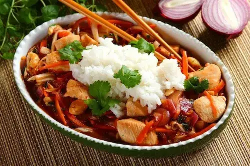 Co zrobić z sosem słodko-kwaśnym? 10 pysznych przepisów na dania