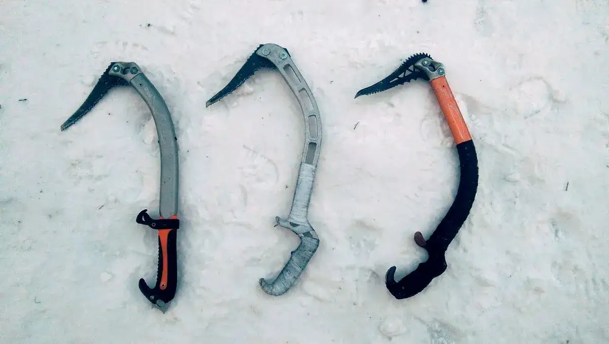 Jak wybrać czekan, aby uniknąć błędów i cieszyć się wspinaczką