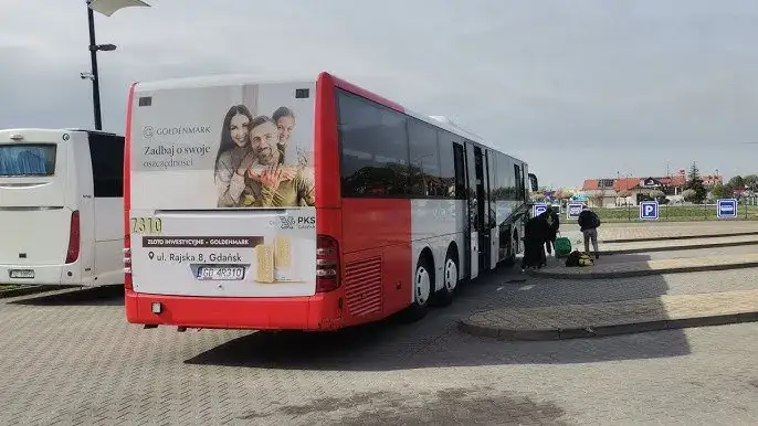 Ile jedzie autobus z Gdańska do Krynicy Morskiej – aktualne rozkłady i porady