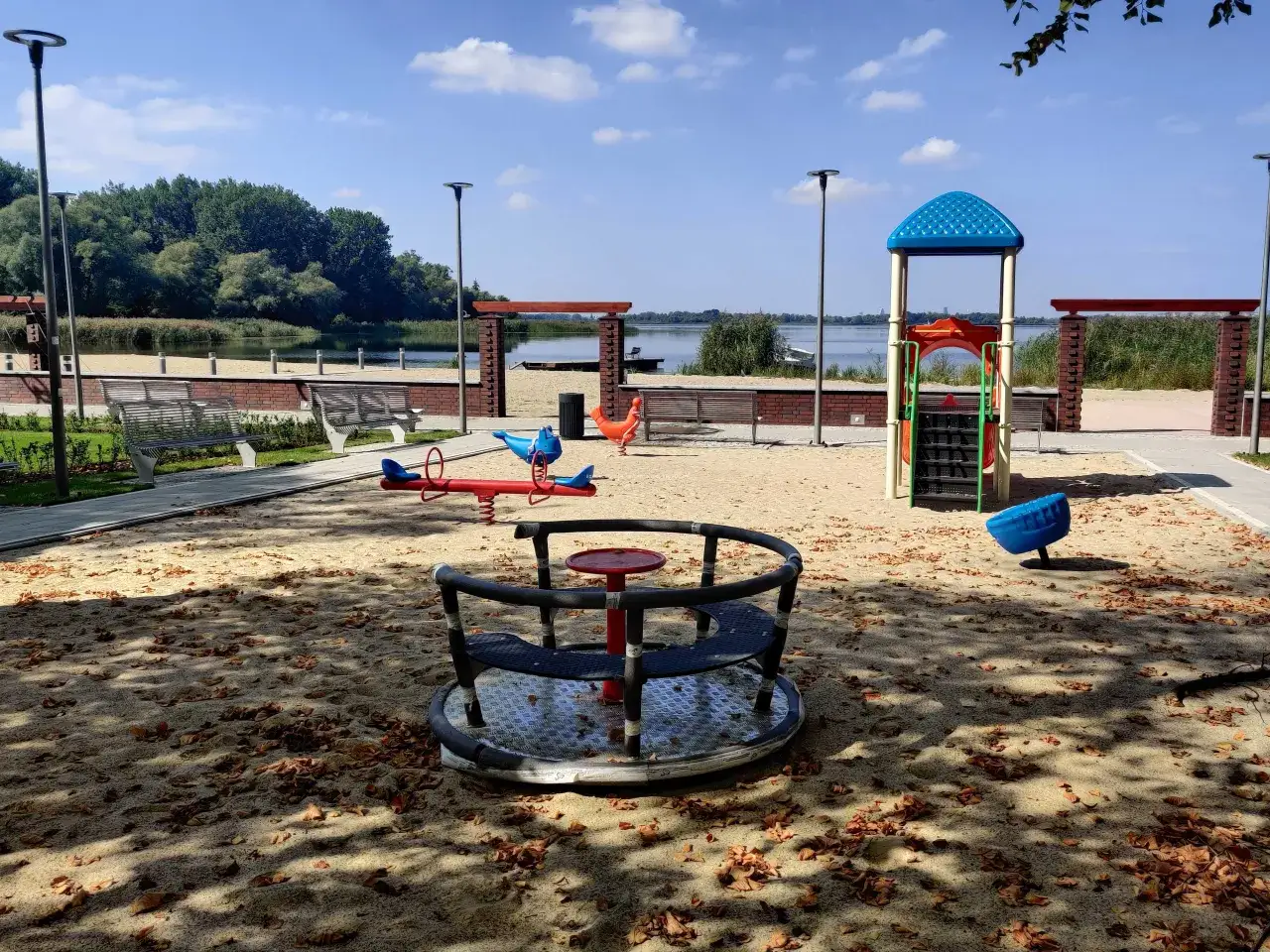 Najlepsze atrakcje nad jeziorem Dąbie – co warto zobaczyć w Szczecinie