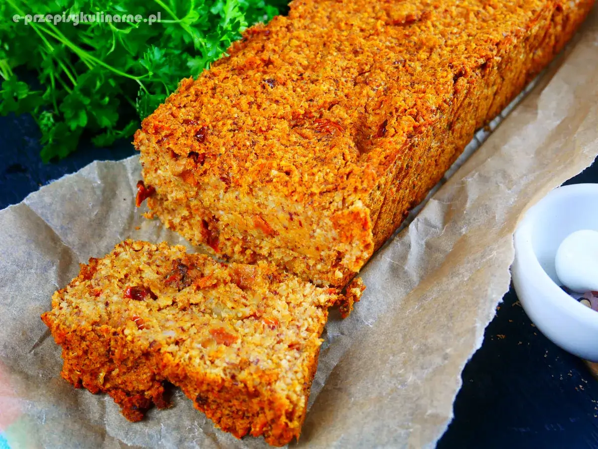 Idealny pasztet domowy: Jak piec, by był soczysty i bez pęknięć?