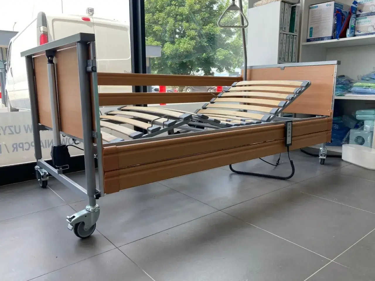 Jak załatwić łóżko rehabilitacyjne na NFZ - co musisz wiedzieć