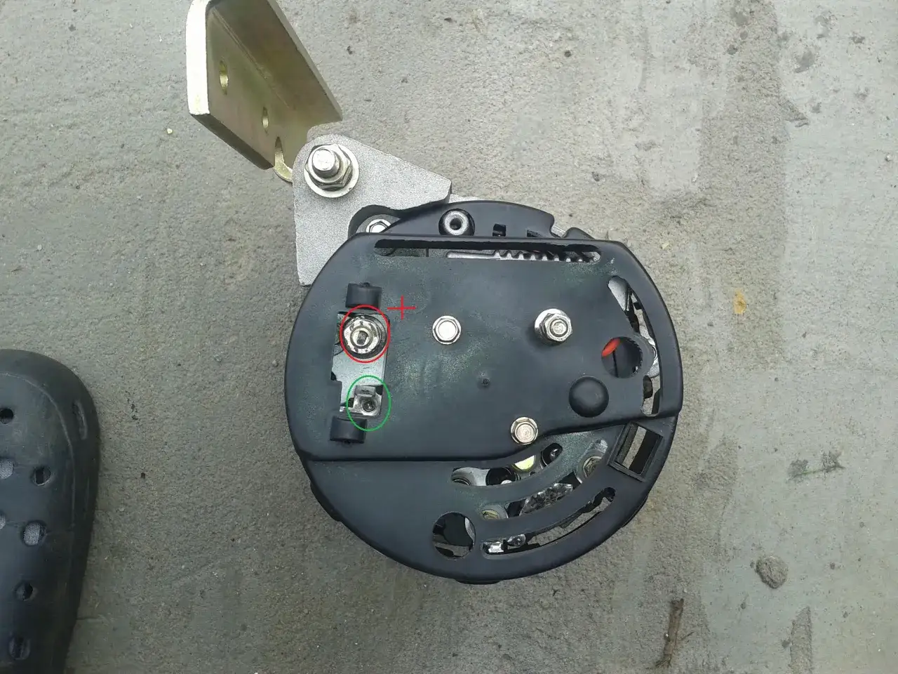 Alternator do Ursusa C-360: Jaki wybrać i jak zamontować krok po kroku?