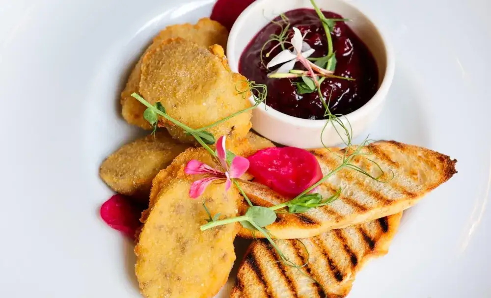 Gliwice: Gdzie zjeść? Od rolady po ramen Twój kulinarny przewodnik.