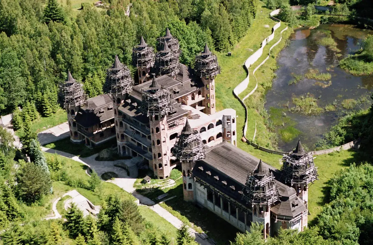 Łapalice atrakcje: odkryj niezwykły zamek i inne ciekawe miejsca