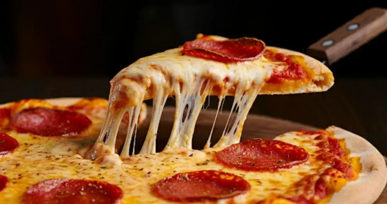 Ile kosztuje pizza w Biedronce? Sprawdź ceny i wybór teraz