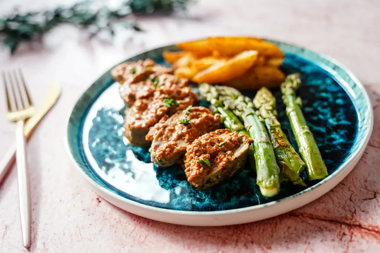 Jak upiec polędwiczki wieprzowe, aby były soczyste i aromatyczne