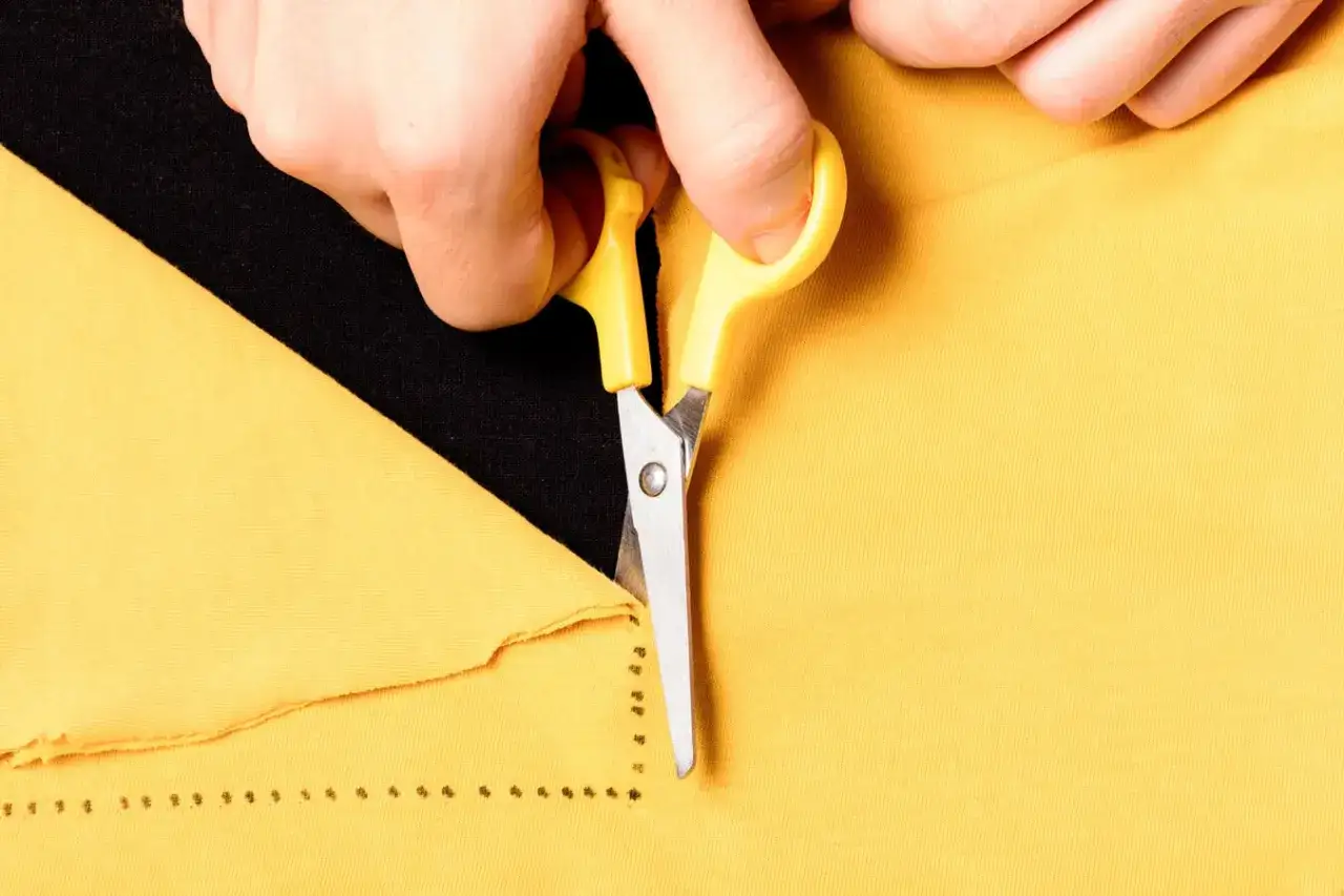 Jak uszyć pokrowiec na kanapę? Kompletny poradnik DIY!