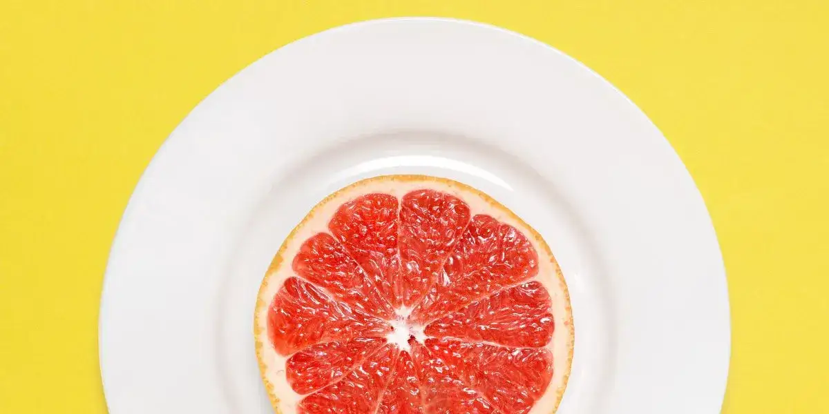 Ile kalorii ma grejpfrut? Zaskakujące fakty o jego kaloryczności