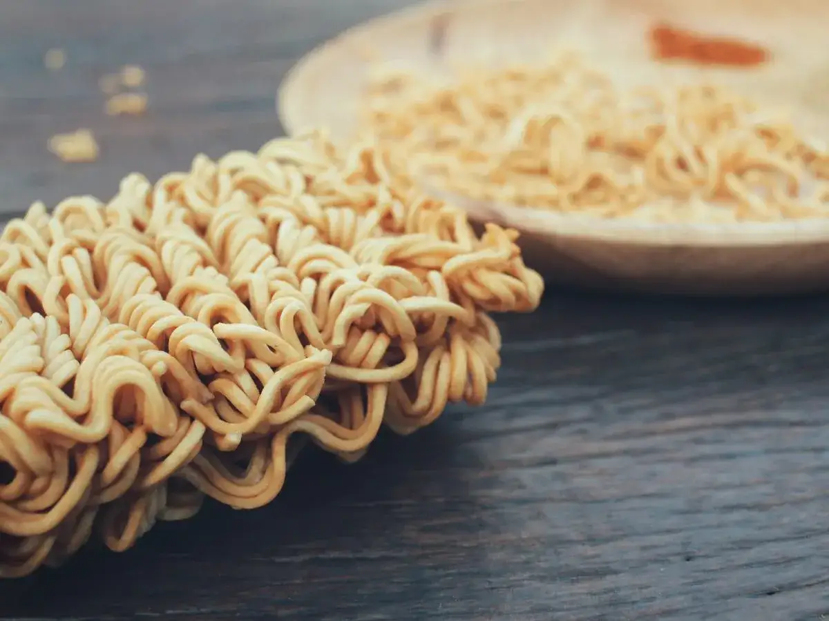 Zupki chińskie: Rakotwórcze? Prawda o makaronie instant