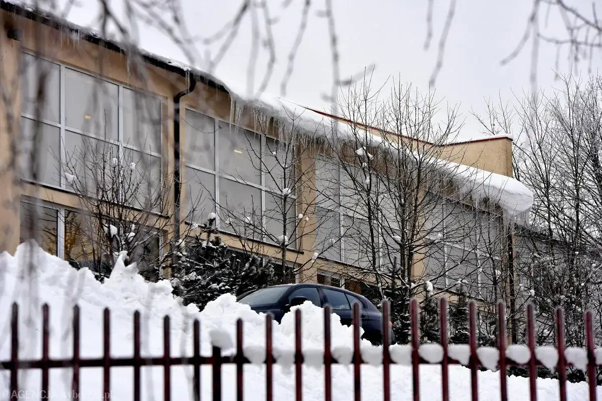 Nauczanie zdalne w Polsce: Kiedy i dlaczego szkoły przechodzą na zdalne?