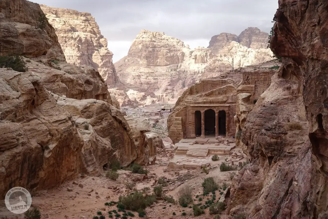Autobus z Petry do Wadi Rum: Gdzie, kiedy, jak kupić bilet?
