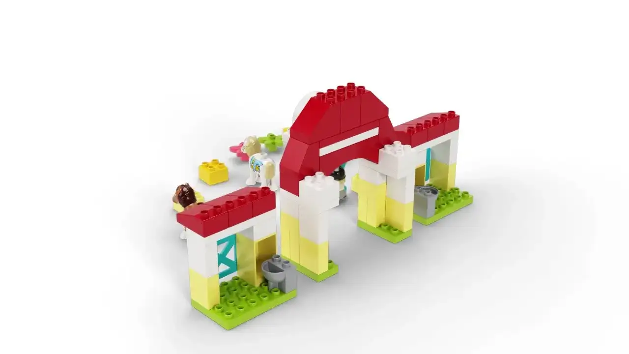 LEGO DUPLO Stadnina i kucyki 10951: Idealny prezent dla dwulatka?