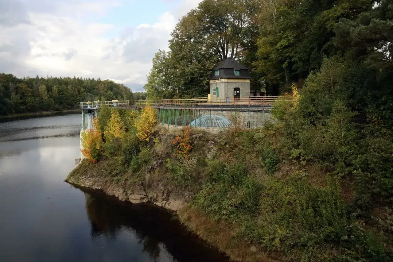 Jezioro Leśniańskie: historia, atrakcje i niezapomniane wrażenia