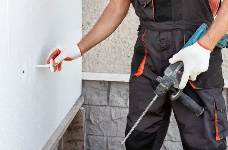 Jaki kołek do styropianu 10 cm? Wybierz najlepszy dla trwałości izolacji