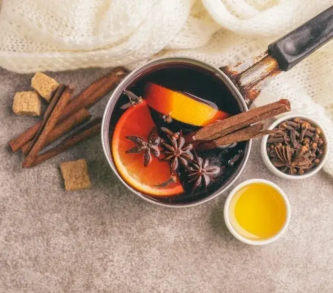 Jak zrobić grzane wino - prosty przepis, który zachwyci wszystkich