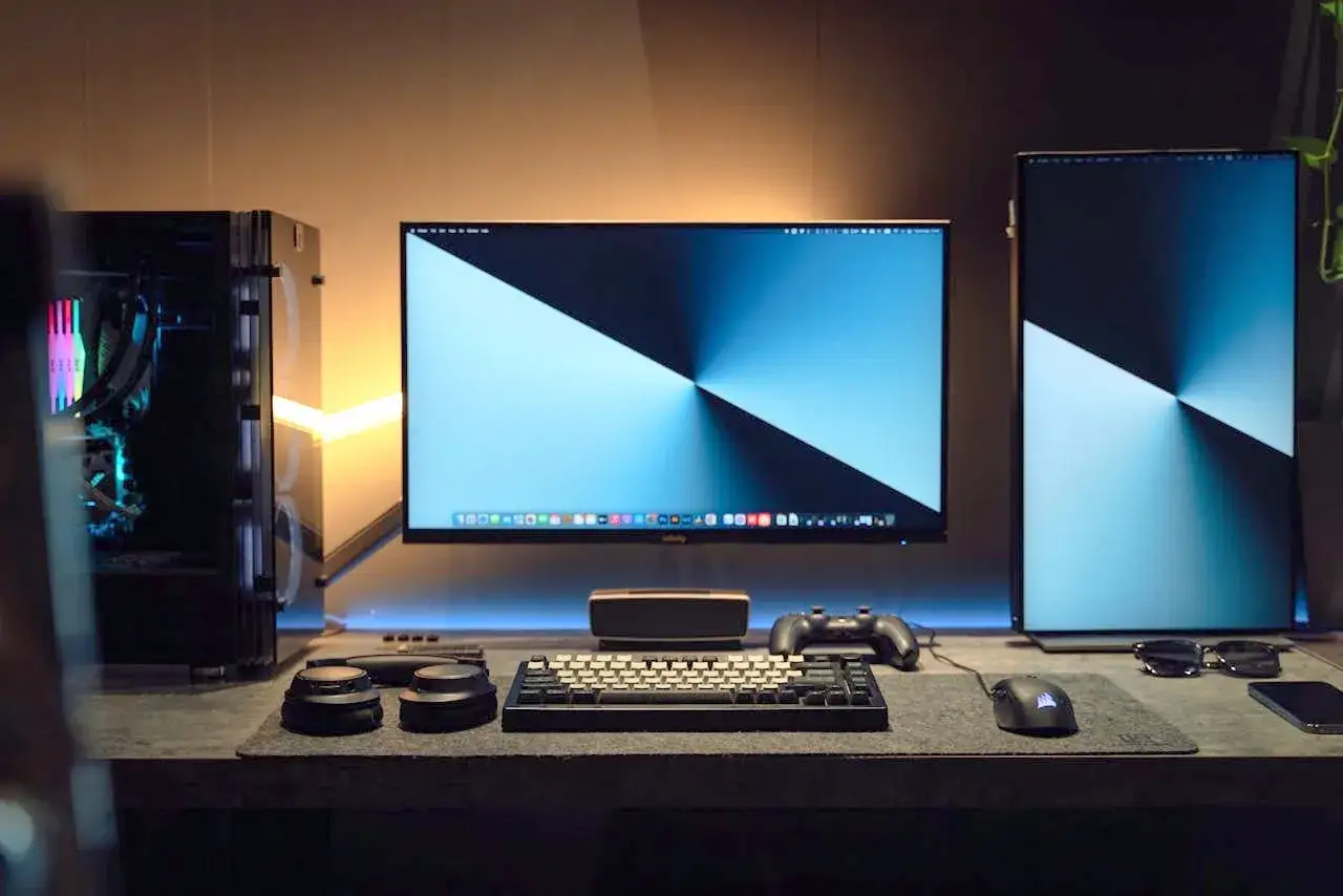 Jak ustawić 2 monitory w Windows 10? Zwiększ swoją produktywność!