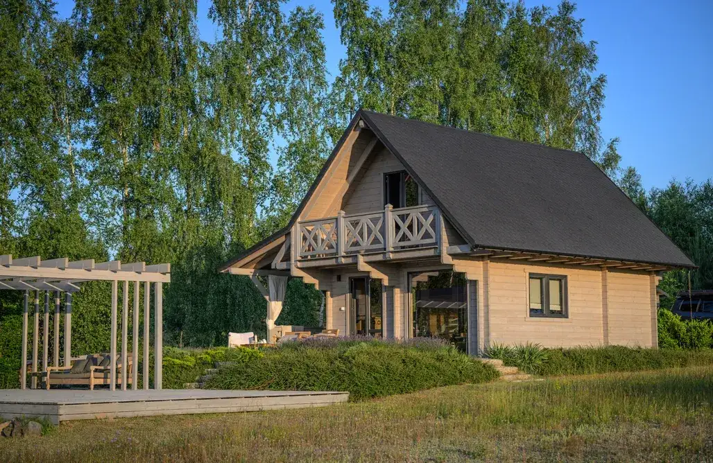 Domki letniskowe Jezioro Sławskie: Jak kupić i nie żałować? Poradnik