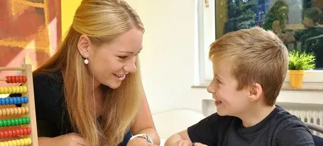 Pedagog szkolny czym się zajmuje - kluczowe zadania i wsparcie uczniów