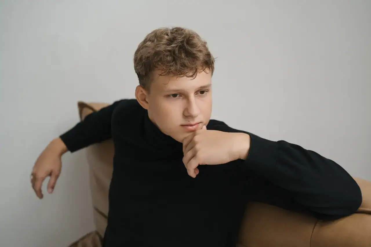 Kim jest Oskar Wojciechowski? Fascynująca biografia młodego aktora i przedsiębiorcy