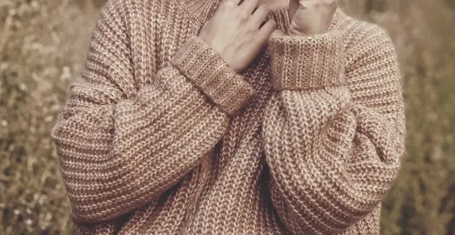 Jak przywrócić puszystość swetra: skuteczne metody na sfilcowanie