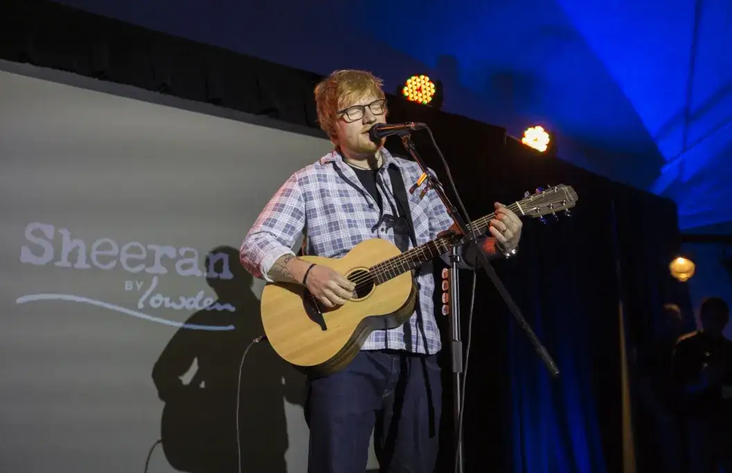 Na jakiej gitarze gra Ed Sheeran? Odkryj jego ulubione modele