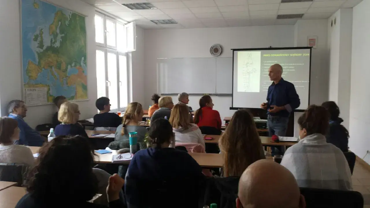 Medycyna chińska studia – poznaj najlepsze kursy i programy edukacyjne