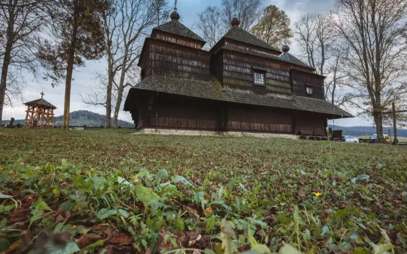 Najlepsze atrakcje w Smolniku, które musisz zobaczyć w Bieszczadach