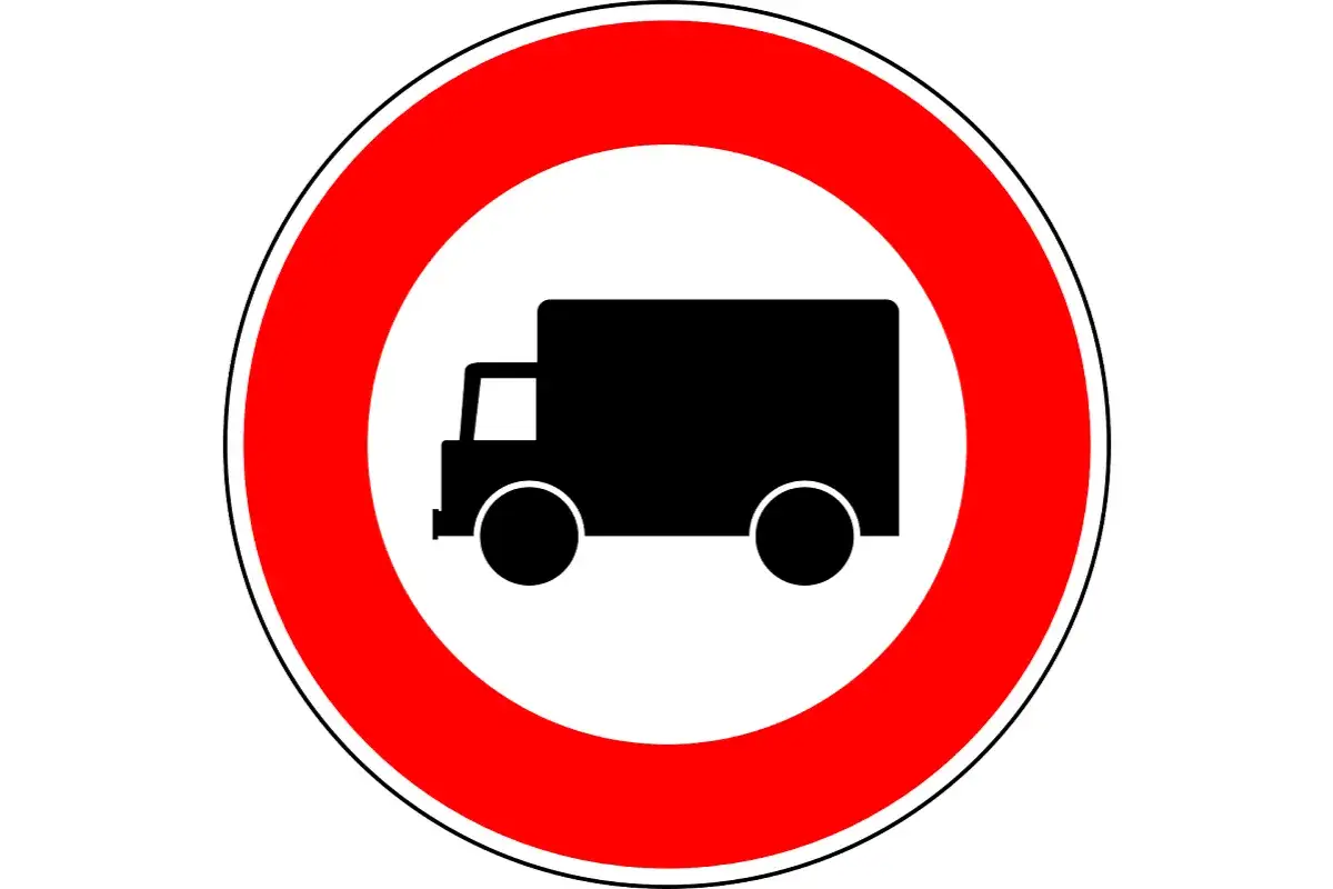 Czy 15 sierpnia jest zakaz dla ciężarówek? Sprawdź, co musisz wiedzieć