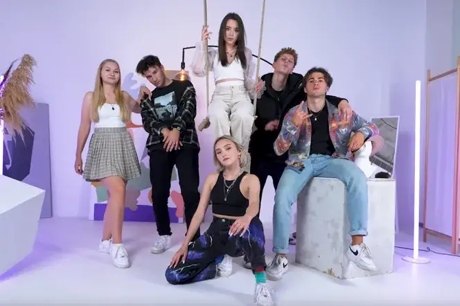 Kto jest z kim w Genzie - relacje bohaterów, które musisz znać