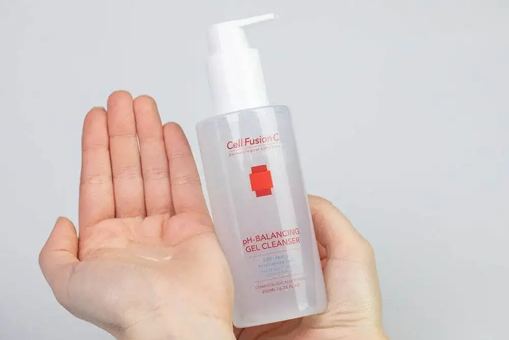 Czym zmyć makijaż bez wacików? Skuteczne i ekologiczne metody