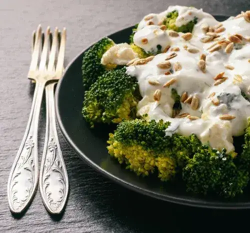 Jak zrobić sałatkę brokułową, która zachwyci Twoich gości?
