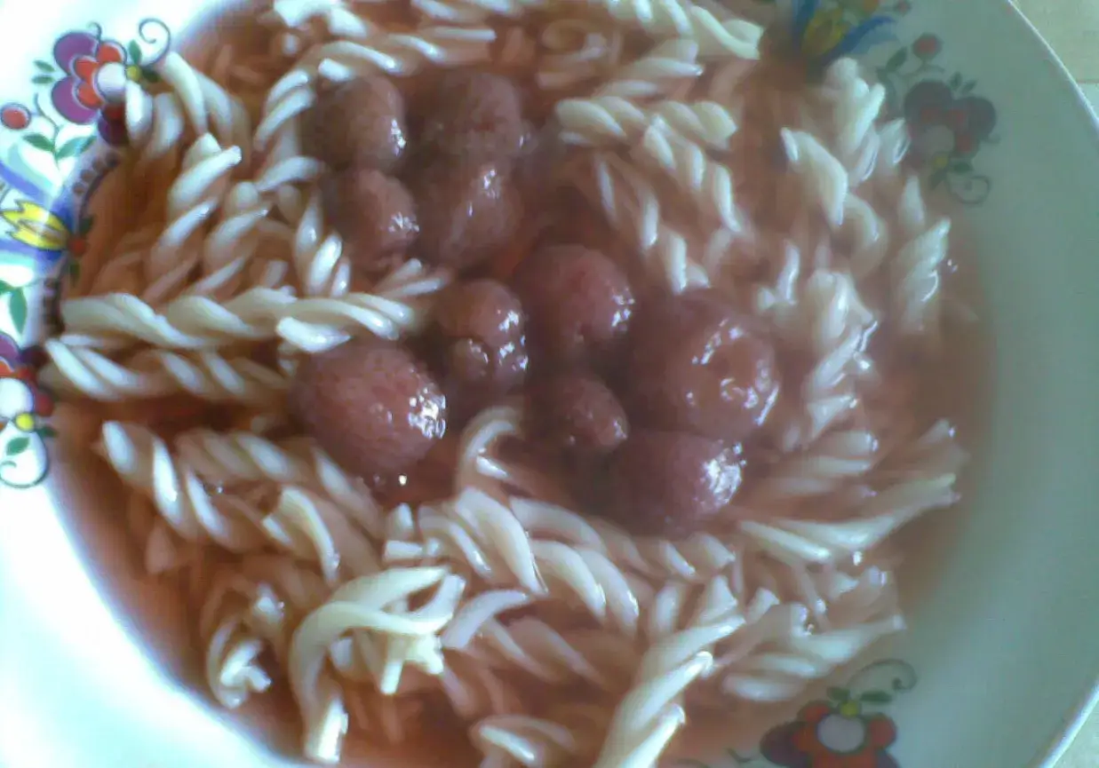 Zupa owocowa z makaronem: zdrowy obiad czy cukrowa pułapka?