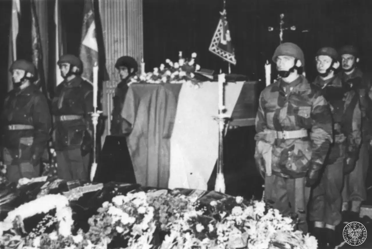 Śmierć generała Sikorskiego: tajemnice, teorie i niewyjaśnione fakty