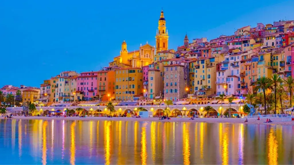 Nad jakim morzem leży Francja? Odkryj jej piękne wybrzeża