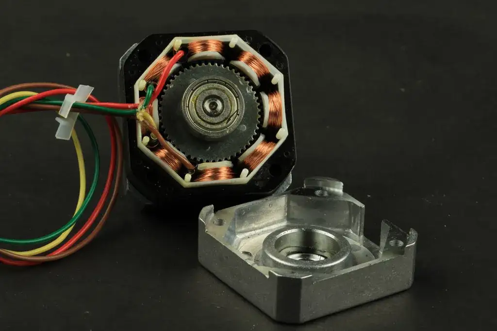 Gdzie jest silnik krokowy w Twoim samochodzie - poradnik dla mechanika