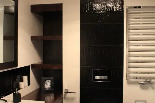 Najlepsze materiały na półki w łazienkach – co wybrać, aby uniknąć problemów?