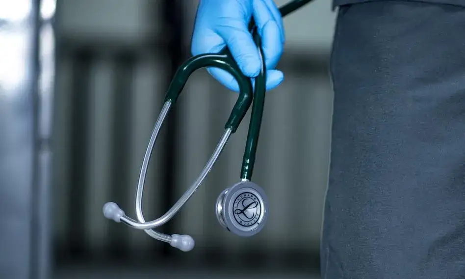 Ile zarabia okulista w Warszawie? Zaskakujące fakty o wynagrodzeniach