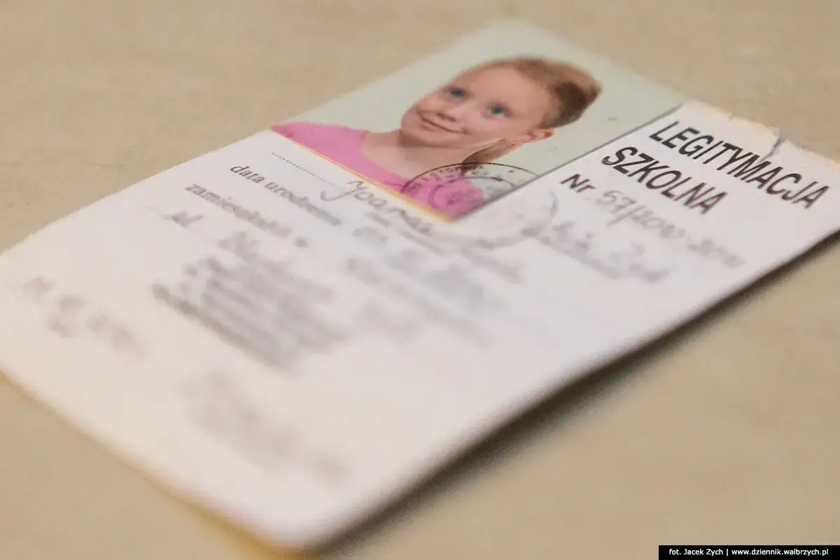 Legitymacja szkolna: Jak wyrobić, podbić i odzyskać? Pełny poradnik