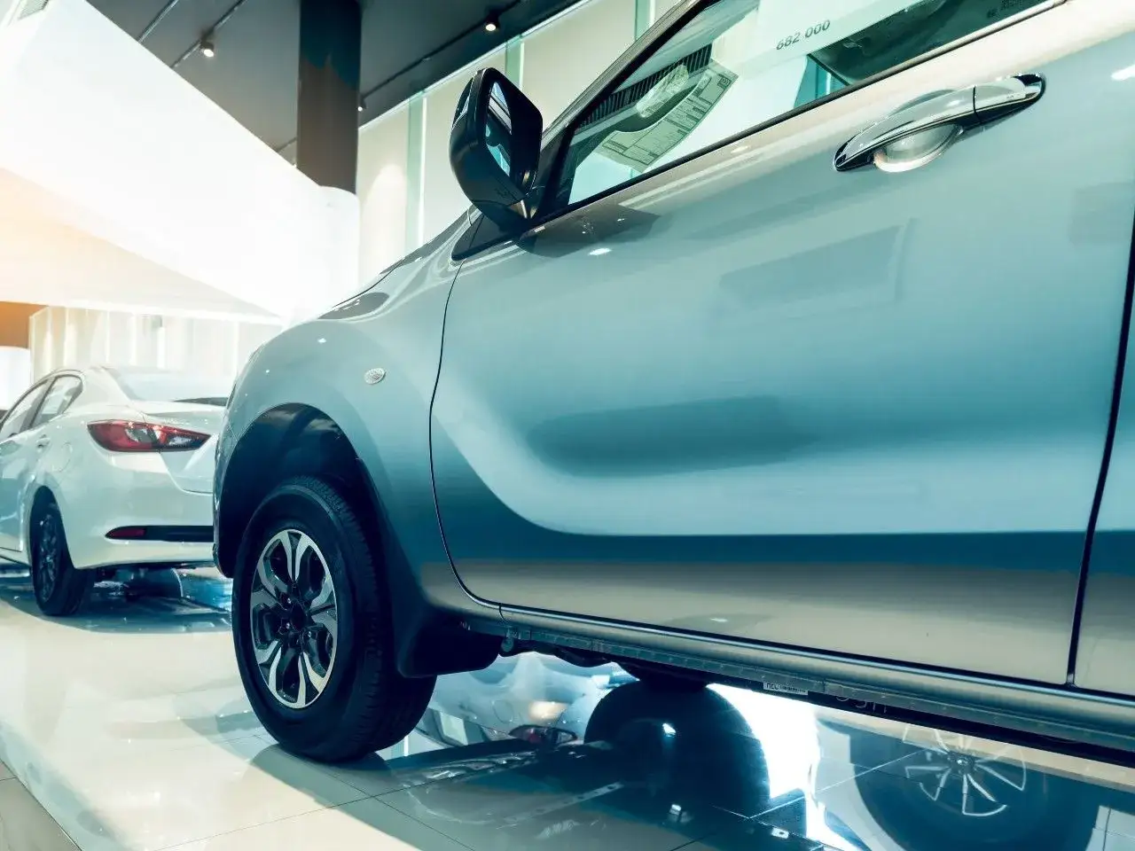 Srebrny samochód jaki kolor felg - wybierz idealny odcień dla stylu