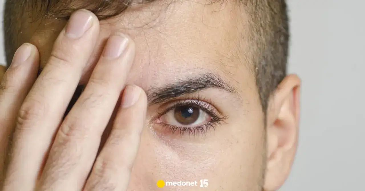 Zaćma: Jak wygląda świat przez mgłę? Objawy i powrót do ostrości