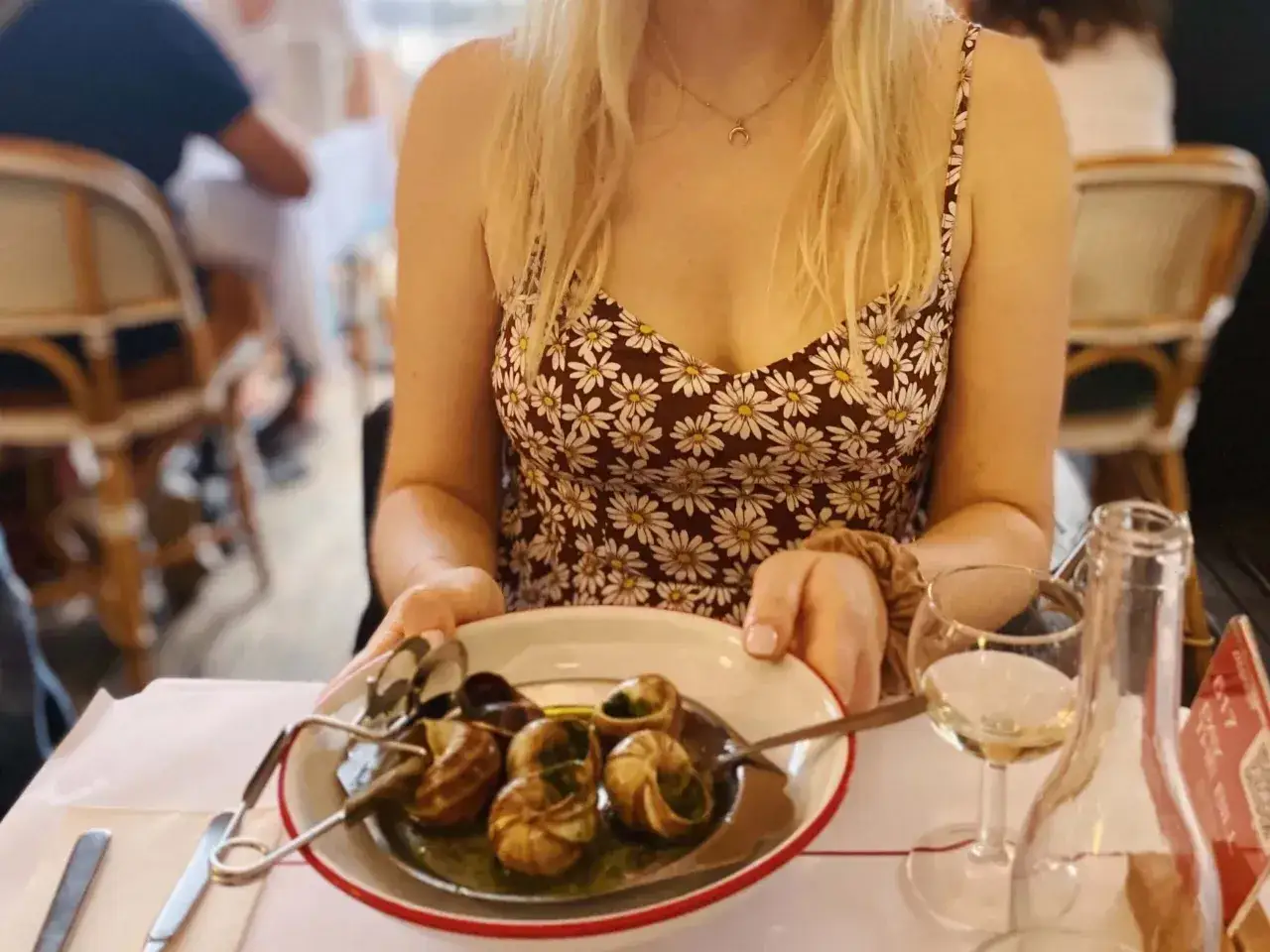 Gdzie zjeść w Krynicy Morskiej? Odkryj najlepsze restauracje i smaki