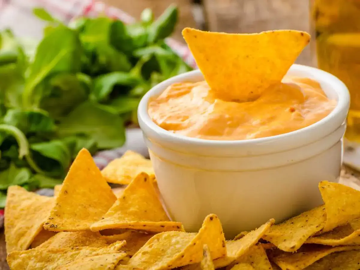 ¿Quieres la salsa cheddar para nachos perfecta? ¡Cremosa y sin grumos!