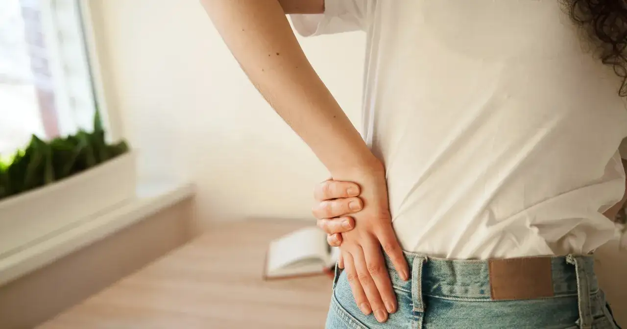 Rwa kulszowa: Szybka ulga bez recepty sprawdzone metody na ból