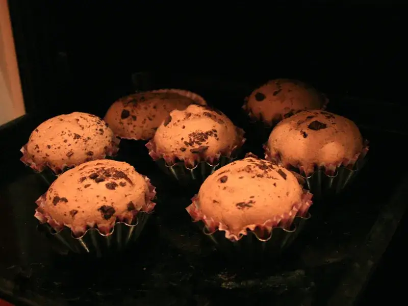 Jak długo piec muffinki, by uniknąć zakalca i uzyskać idealną konsystencję