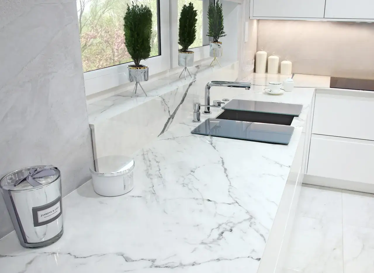 Konglomerat marmurowy parapet – trwałość i elegancja w Twoim wnętrzu