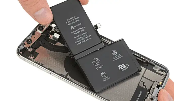 Wymiana baterii iPhone 11: Sprawdź ceny i najlepsze serwisy naprawcze