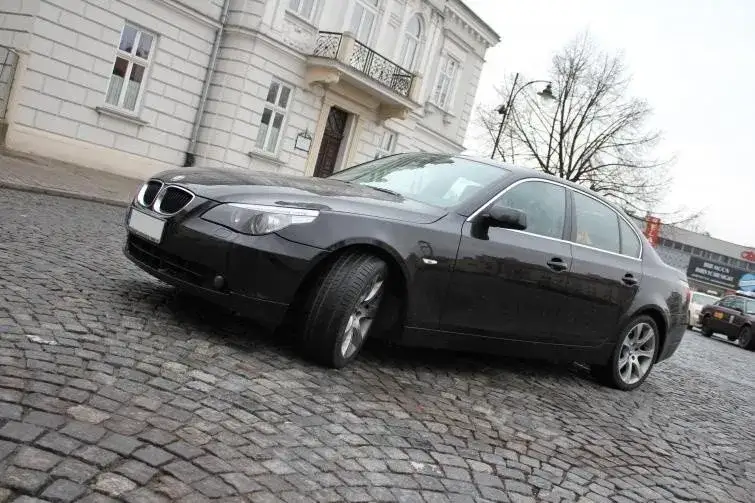 BMW E60 530d – mocny silnik, opinie użytkowników i oferty sprzedaży